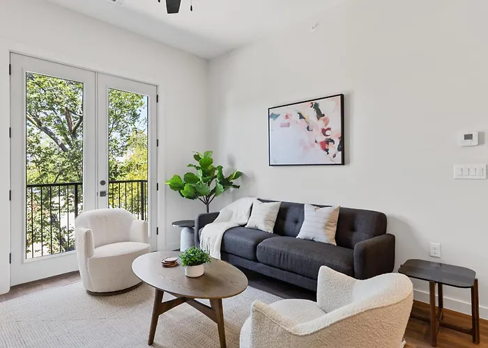Apartment The Corbin 1202 - Magnolia Street Charm *